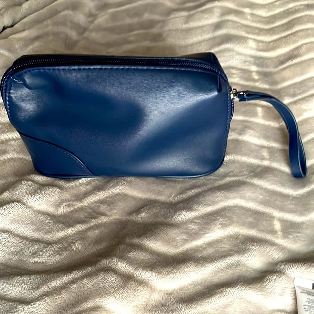 SALVATORE FERRAGAMO TRAVEL BAG W ESSENTIALS NEW - Picture 5 of 7